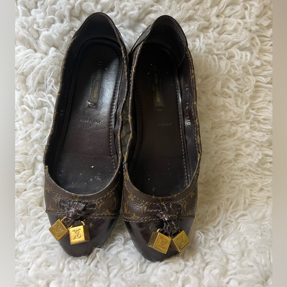 Louis Vuitton Monogram Shoes size 6
